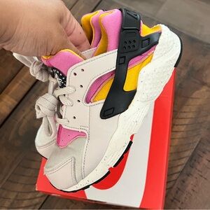 Girl Nike Huarache Run SE US Size 13.5